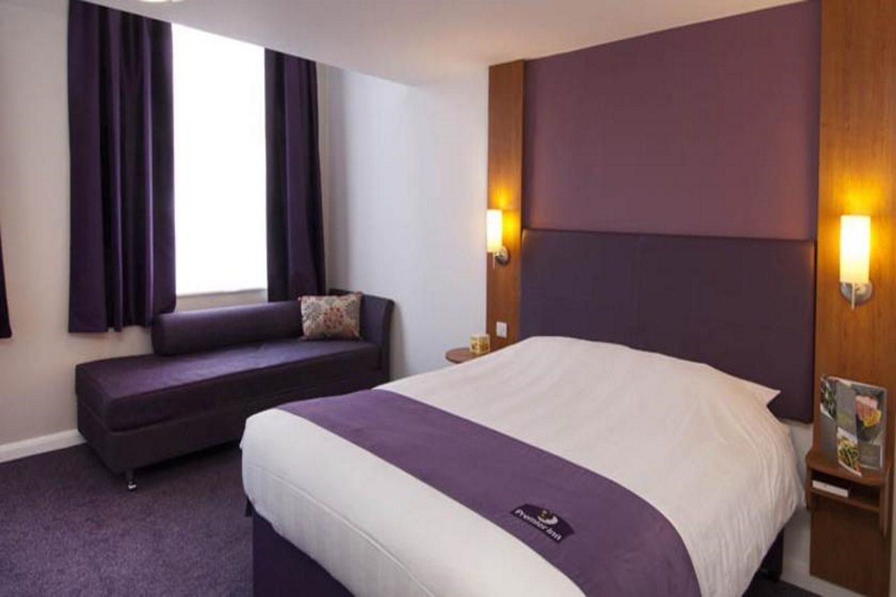 Premier Inn Stroud Stroud  Dış mekan fotoğraf